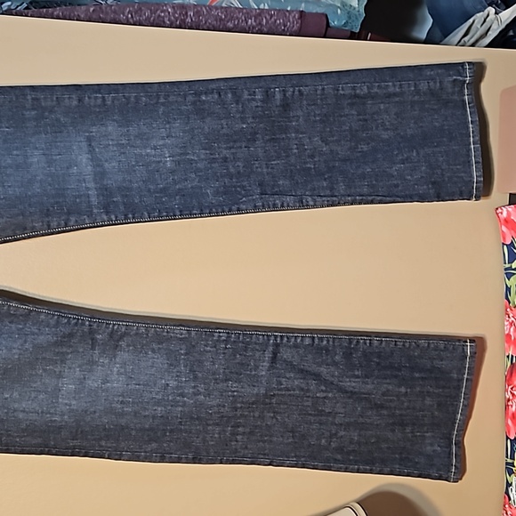 NWT Guess Bootcut Low-Rise Jeans - Picture 3 of 12